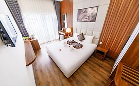 Khách Sạn Wisteria